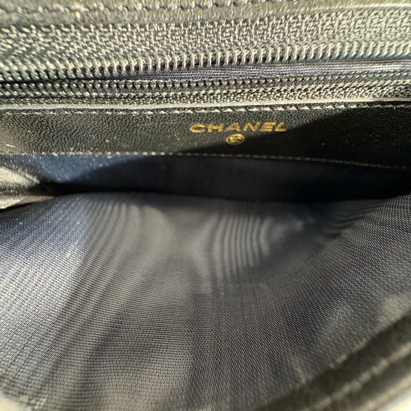 CHANEL Black Patent Leather CC Zip Wallet / Clutch - Picture 13 of 16